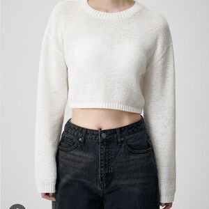 ZARA White/Cream Fuzzy Bouclé Cropped Sweater - Size Medium - Soft Knit